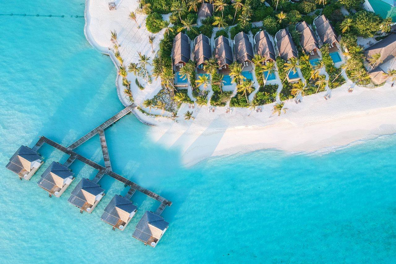 Maldives With 50 Percent Off On Sea Plane Roundtrip 04 Nights & Above 5* Fushifaru