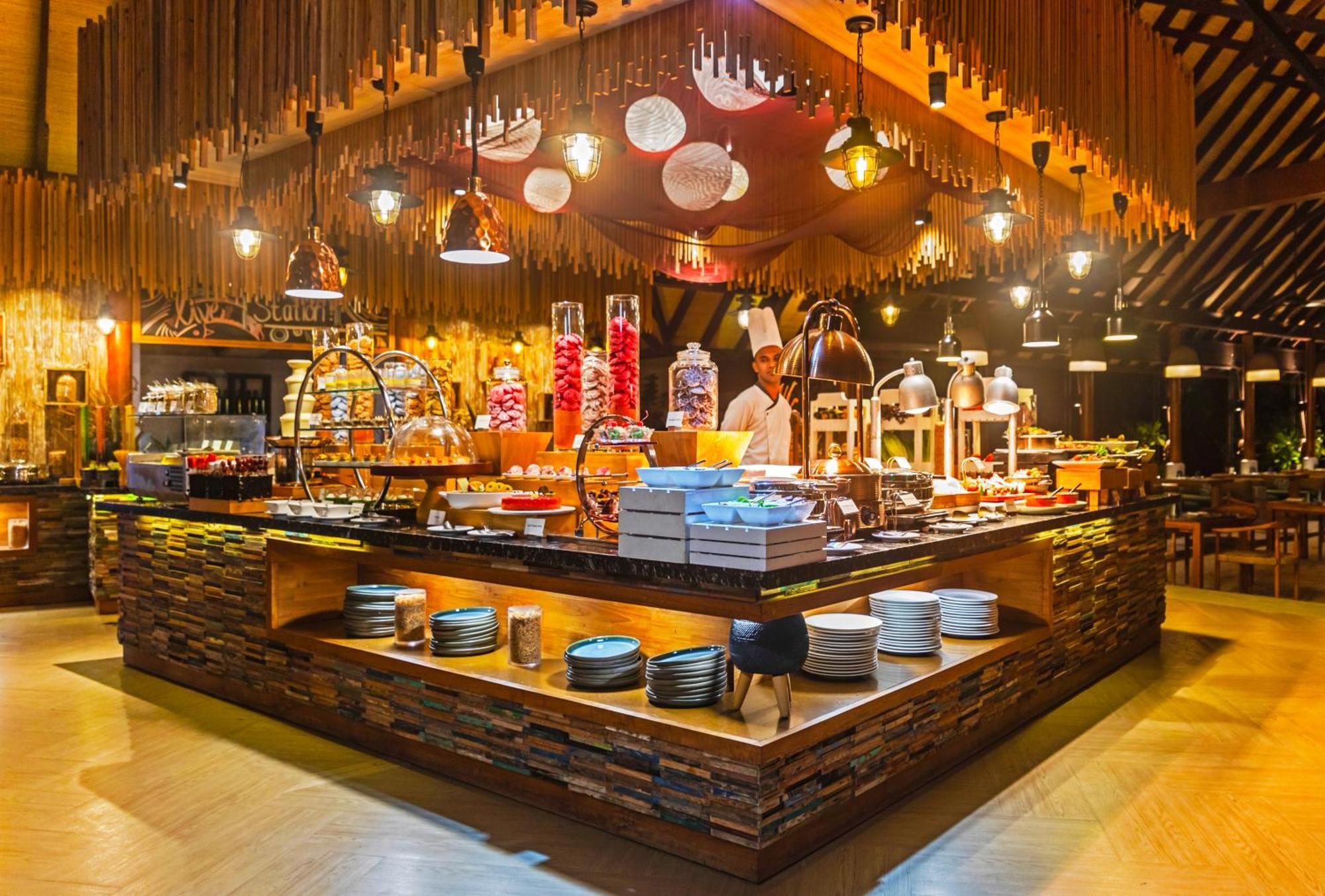 Resort Maldives With 50 Percent Off On Sea Plane Roundtrip 04 Nights & Above 5*